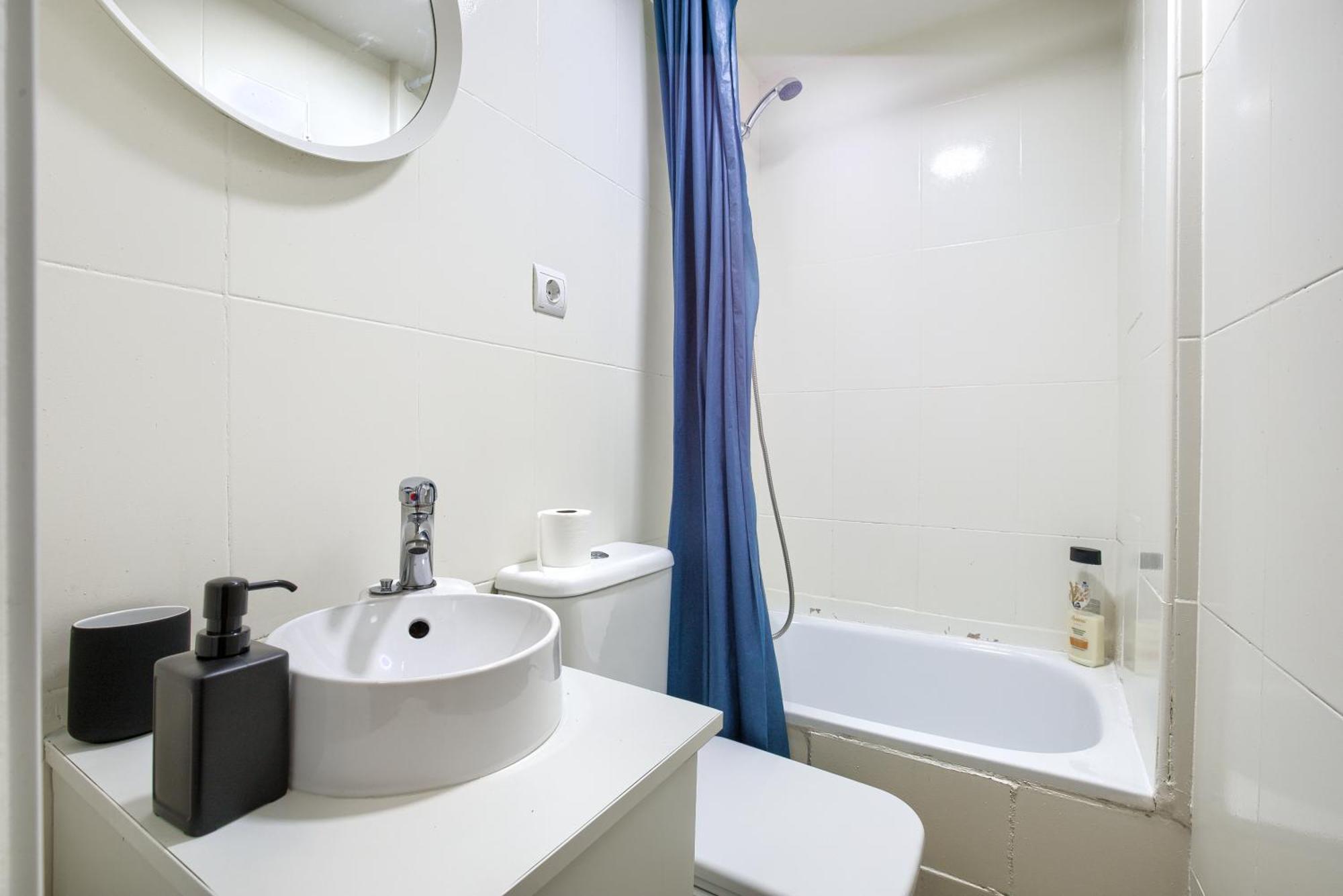 Intimo Estudio En Madrid, Centro, 2Pax, Wifi & Tv エクステリア 写真